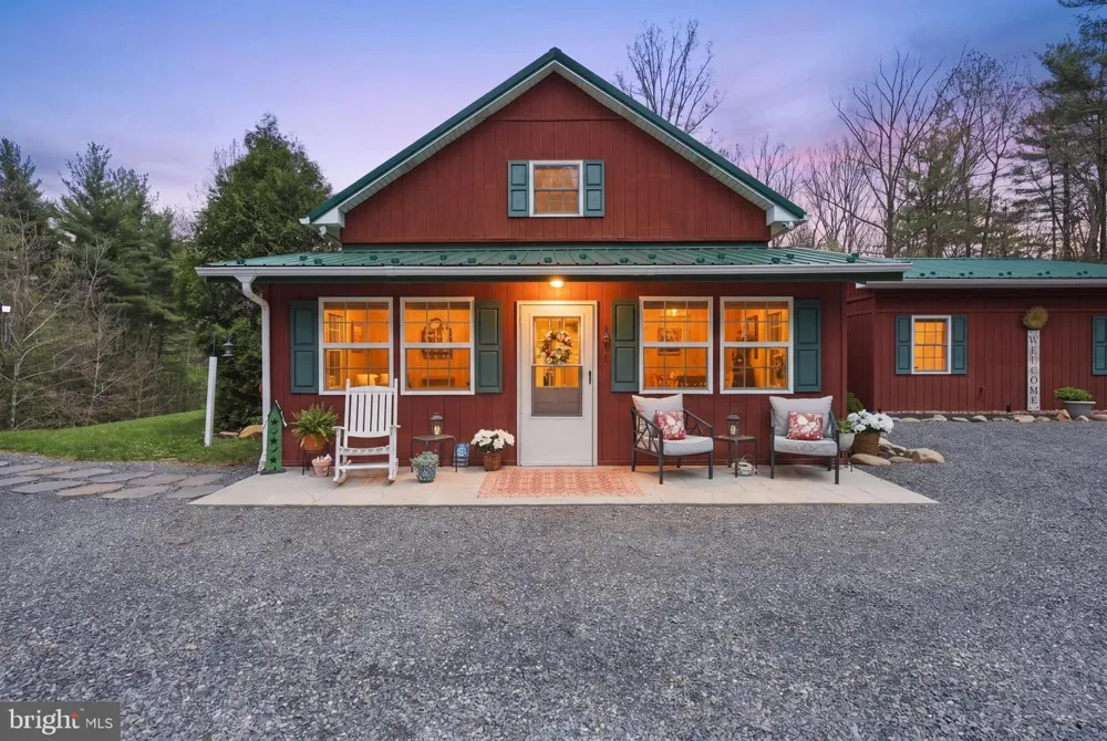839 LAKE FERNDALE Springfield, WV 26763