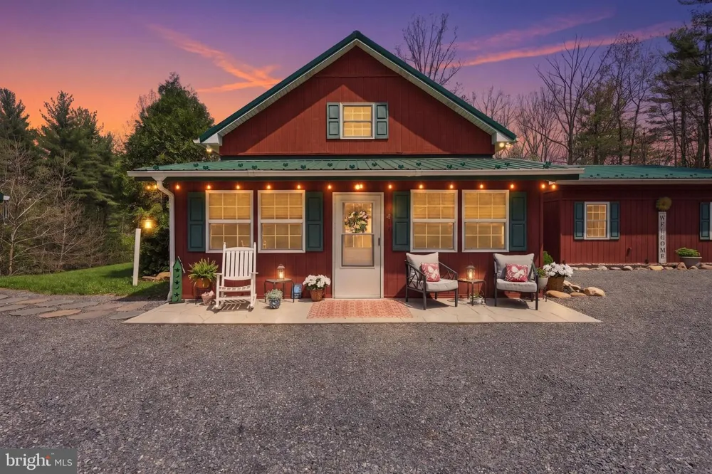839 LAKE FERNDALE Springfield, WV 26763