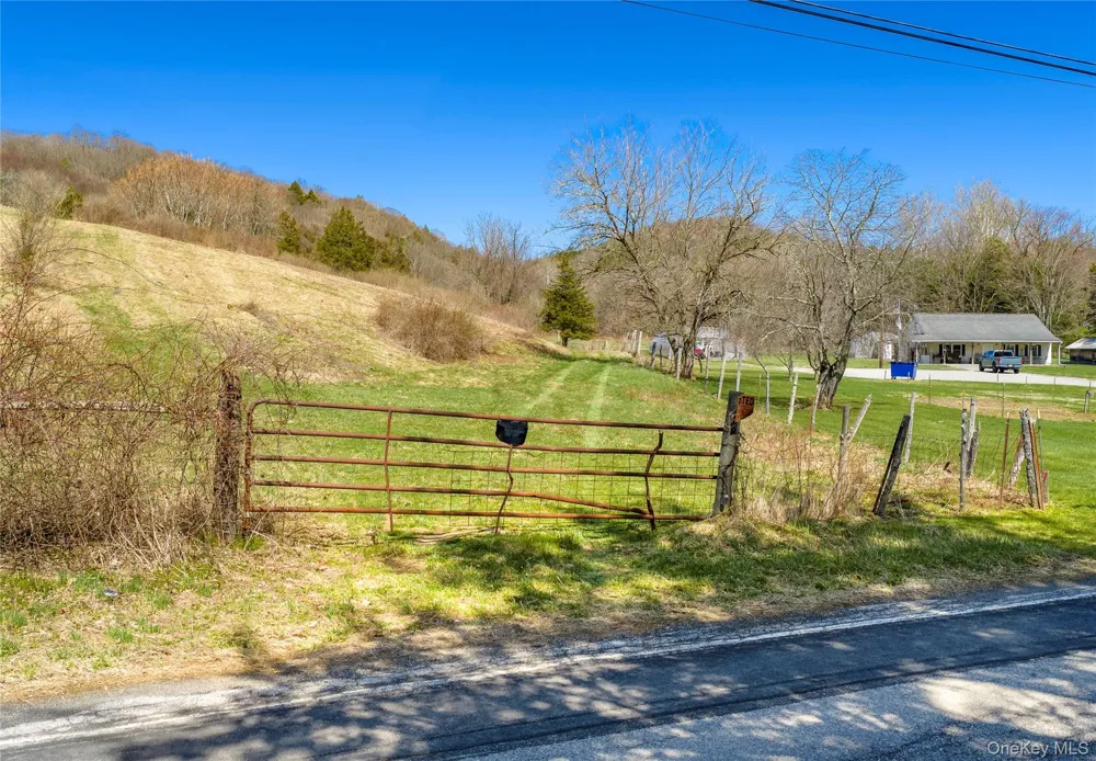21-23 Tinker Town Road Dover Plains, NY 12522