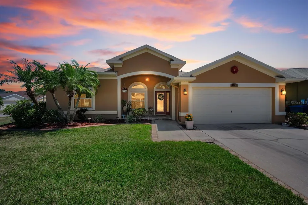 8202 WILD OAKS CIRCLE Largo, FL 33773