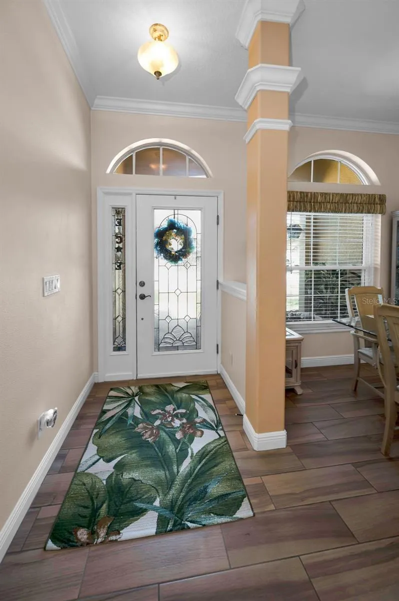 8202 WILD OAKS CIRCLE Largo, FL 33773