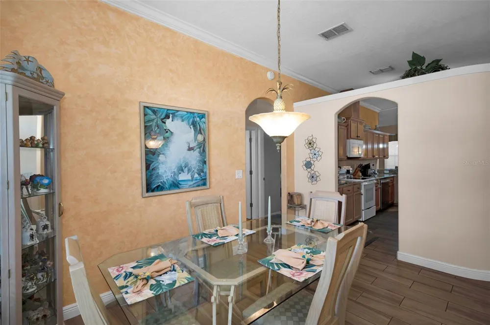 8202 WILD OAKS CIRCLE Largo, FL 33773