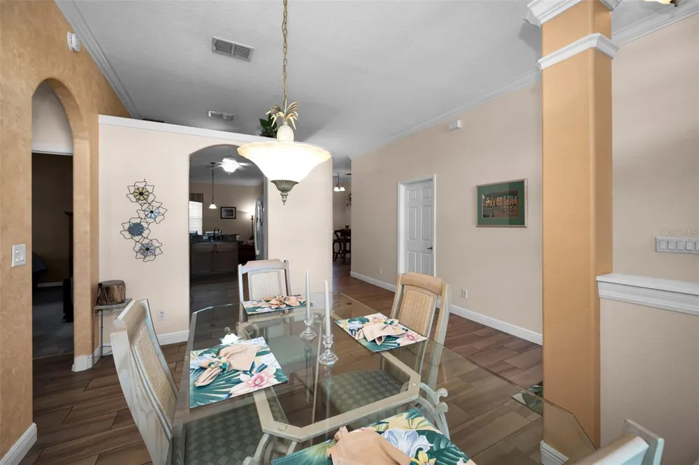 8202 WILD OAKS CIRCLE Largo, FL 33773