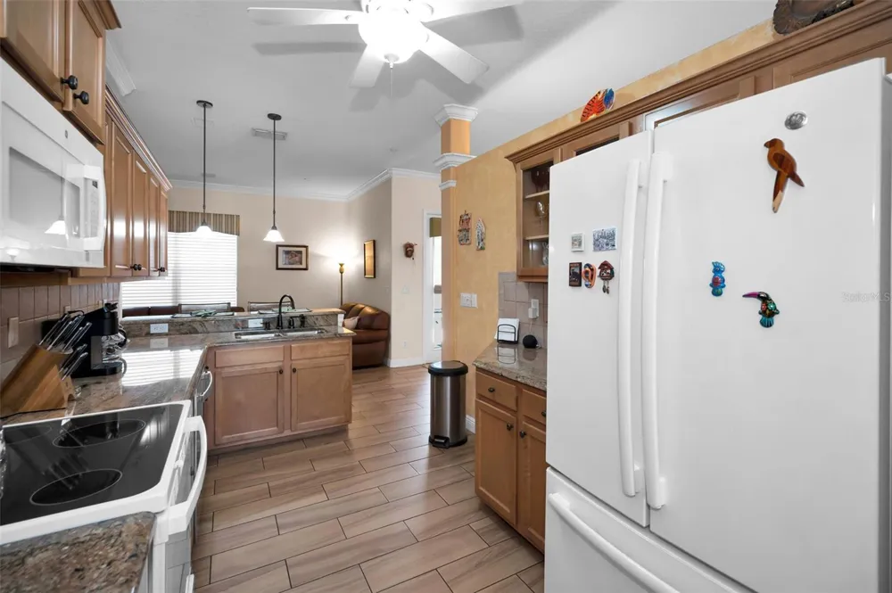 8202 WILD OAKS CIRCLE Largo, FL 33773