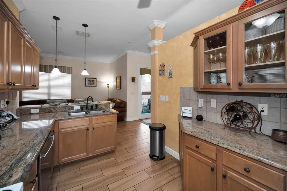 8202 WILD OAKS CIRCLE Largo, FL 33773