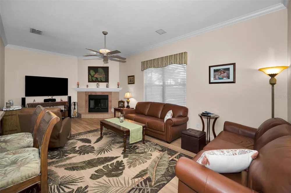 8202 WILD OAKS CIRCLE Largo, FL 33773