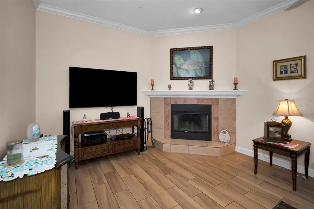 8202 WILD OAKS CIRCLE Largo, FL 33773