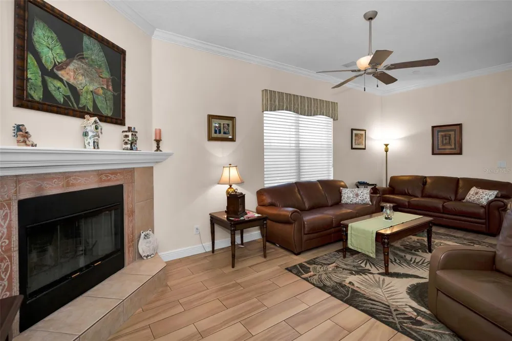 8202 WILD OAKS CIRCLE Largo, FL 33773