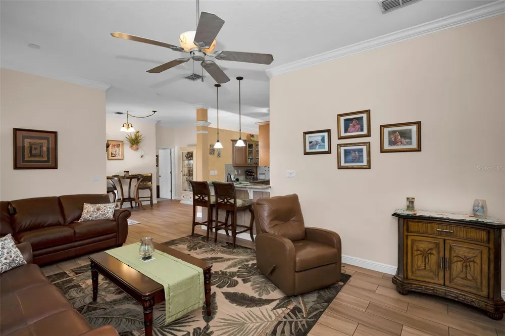 8202 WILD OAKS CIRCLE Largo, FL 33773