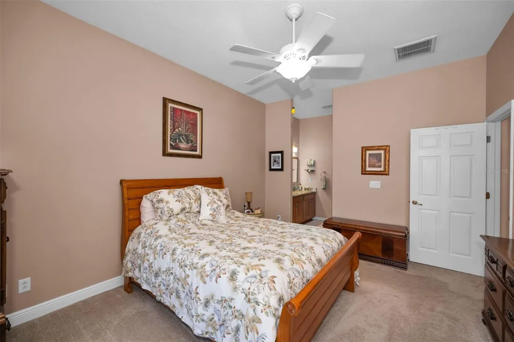 8202 WILD OAKS CIRCLE Largo, FL 33773