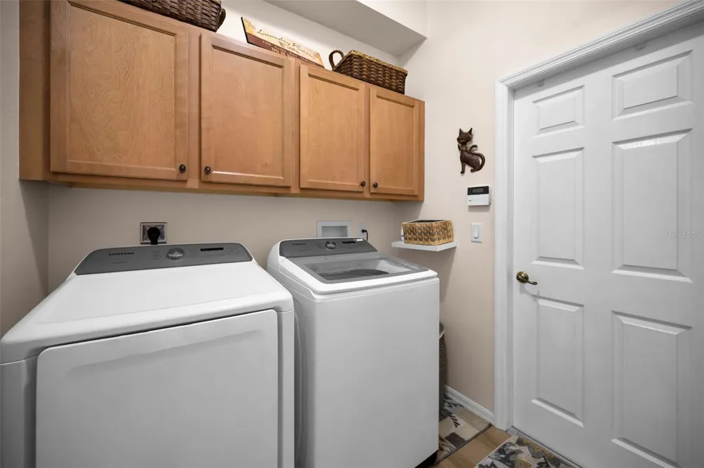 8202 WILD OAKS CIRCLE Largo, FL 33773