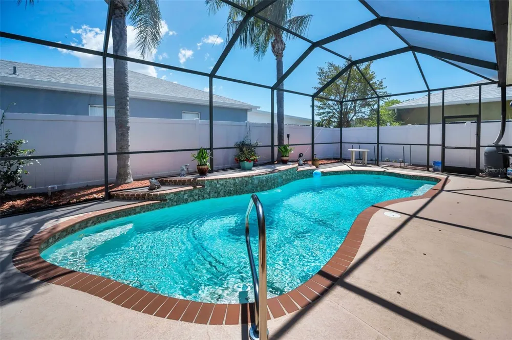 8202 WILD OAKS CIRCLE Largo, FL 33773