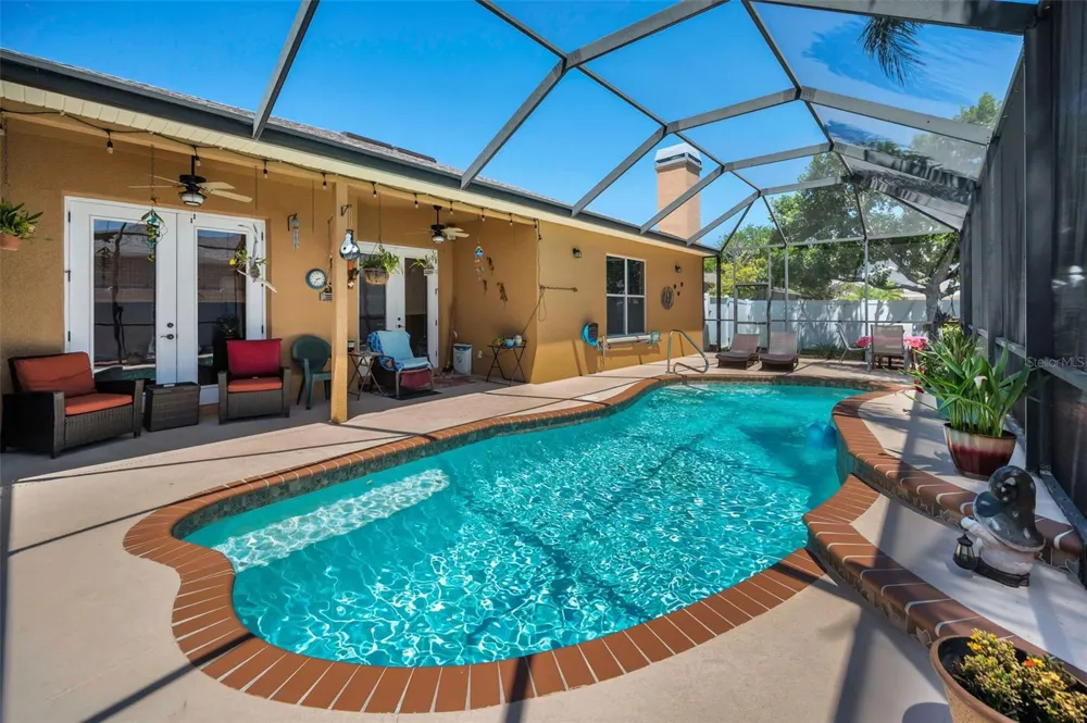 8202 WILD OAKS CIRCLE Largo, FL 33773