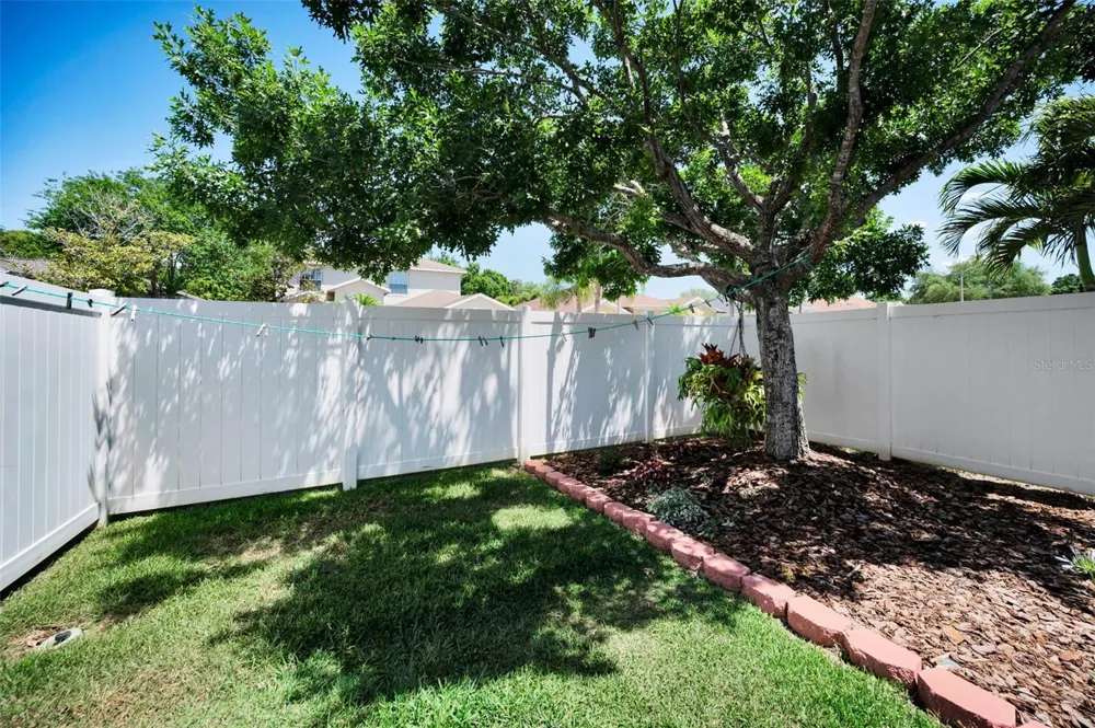 8202 WILD OAKS CIRCLE Largo, FL 33773