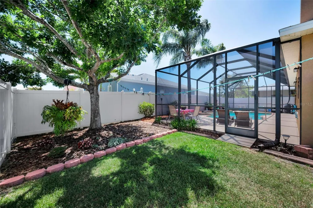 8202 WILD OAKS CIRCLE Largo, FL 33773