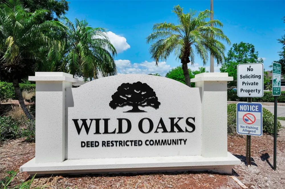 8202 WILD OAKS CIRCLE Largo, FL 33773