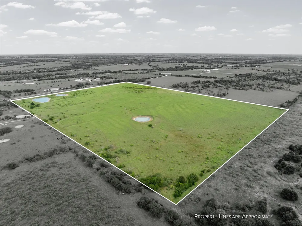 Cr 462 Lott, TX 76656