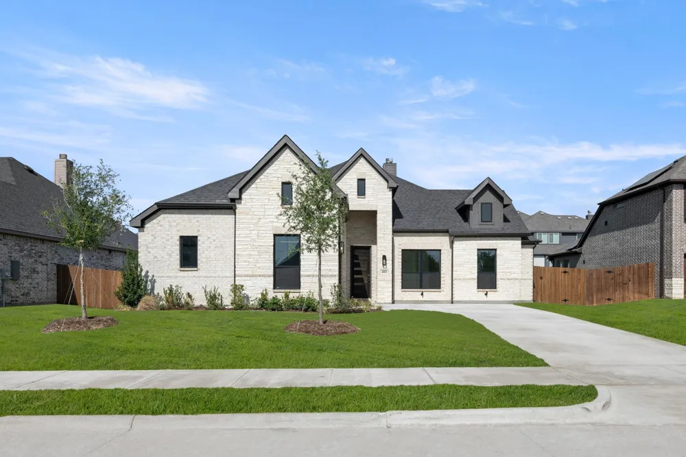 4801 Nomad Drive Midlothian, TX 76065