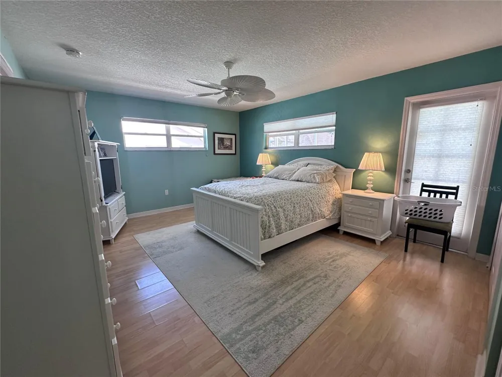 10632 LAKE VISTA DRIVE Seminole, FL 33772