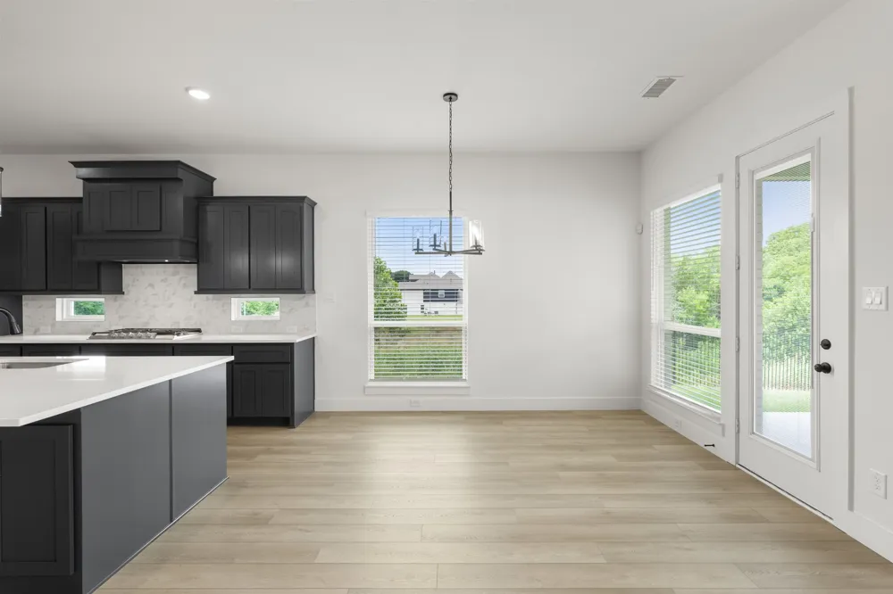 412 Hidden Cove Drive DeSoto, TX 75115