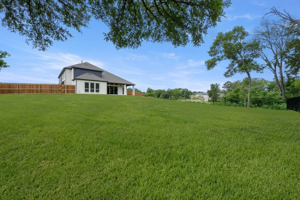 412 Hidden Cove Drive DeSoto, TX 75115