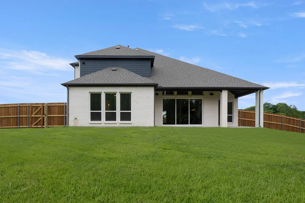 412 Hidden Cove Drive DeSoto, TX 75115