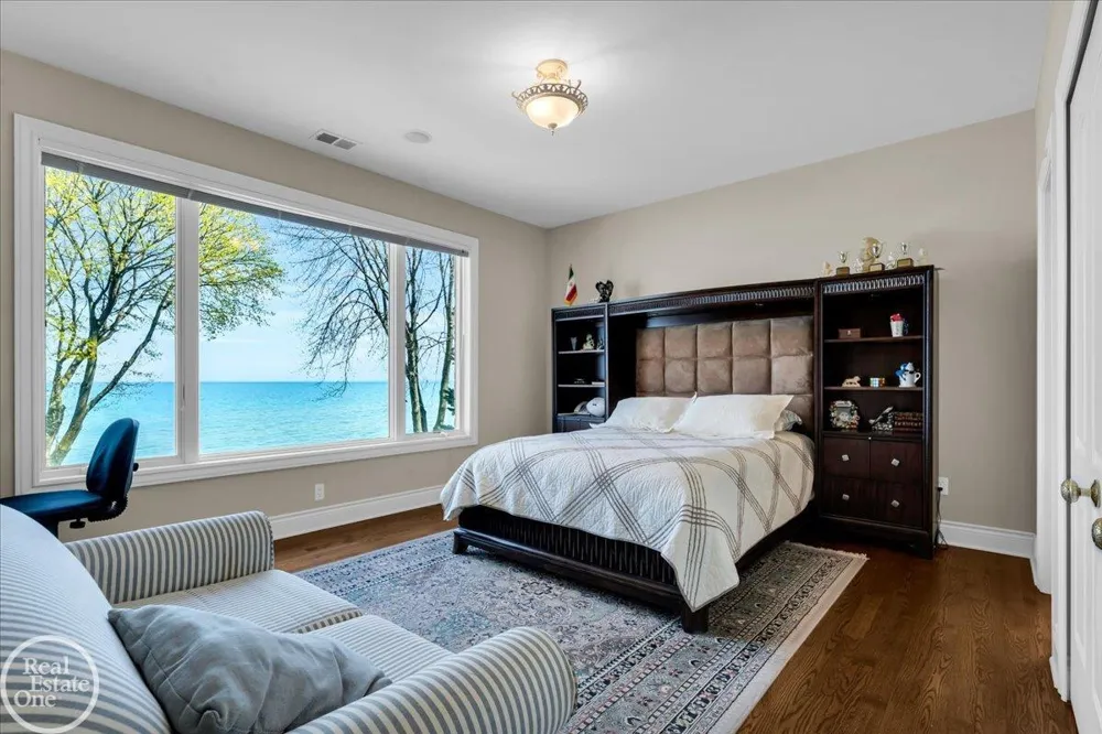 4326 Gratiot Avenue Port Huron City, MI 48060