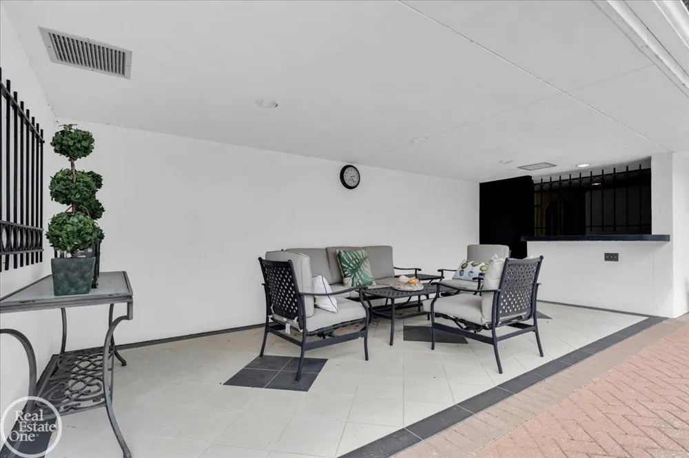 4326 Gratiot Avenue Port Huron City, MI 48060