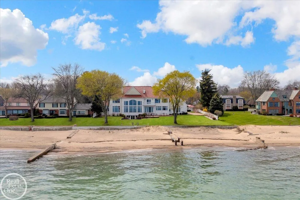 4326 Gratiot Avenue Port Huron City, MI 48060