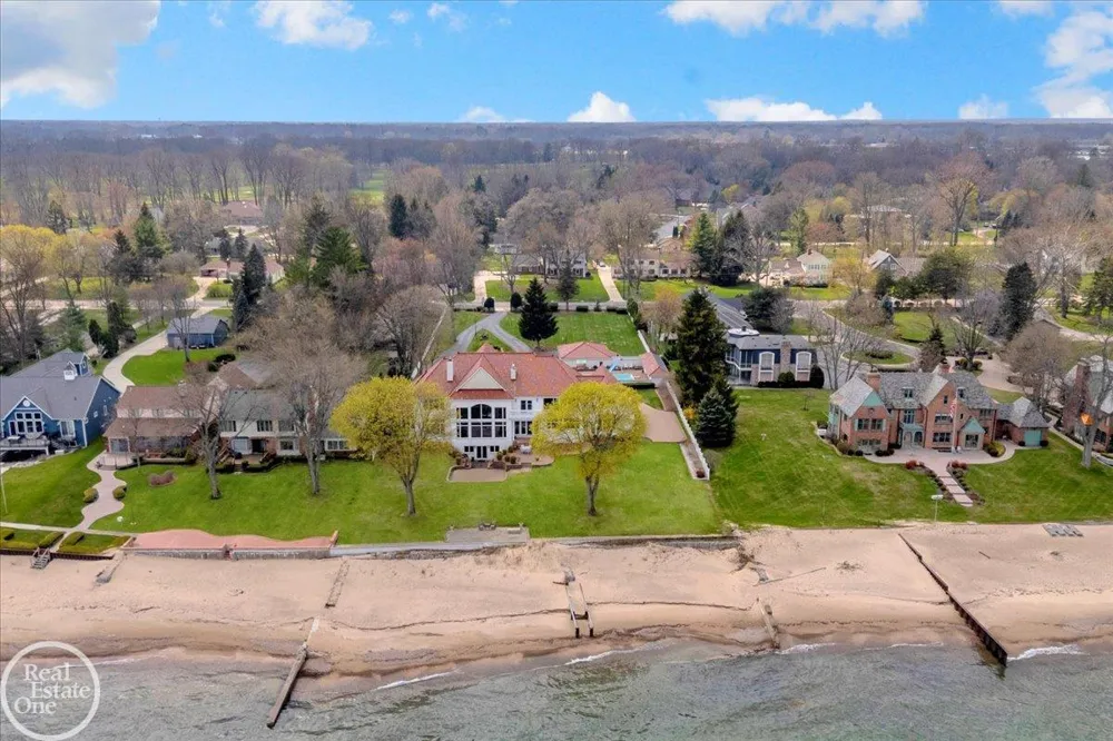 4326 Gratiot Avenue Port Huron City, MI 48060