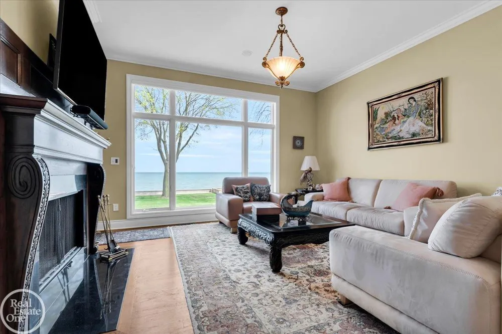 4326 Gratiot Avenue Port Huron City, MI 48060