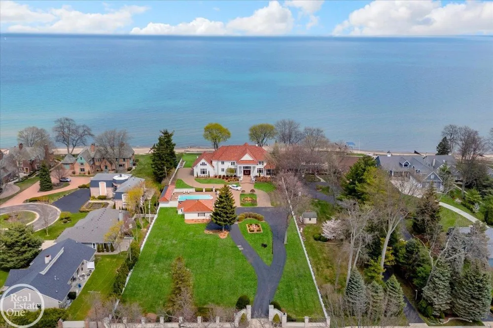 4326 Gratiot Avenue Port Huron City, MI 48060