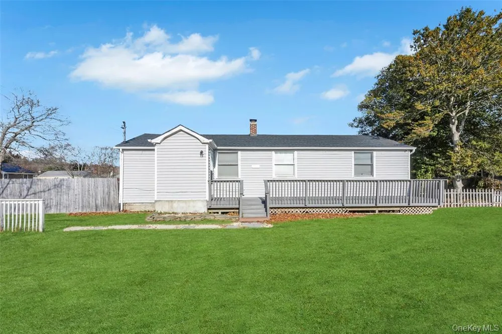 209 Jamaica Avenue Medford, NY 11763