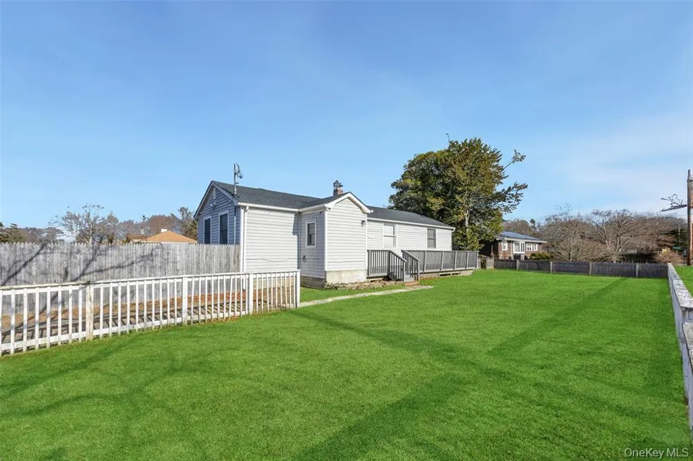 209 Jamaica Avenue Medford, NY 11763