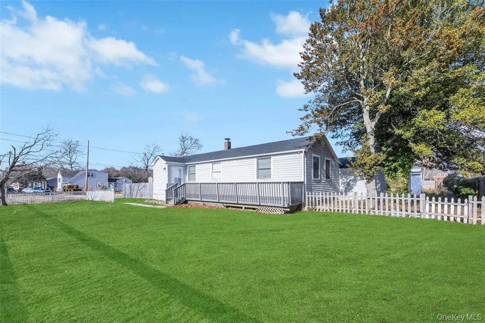 209 Jamaica Avenue Medford, NY 11763