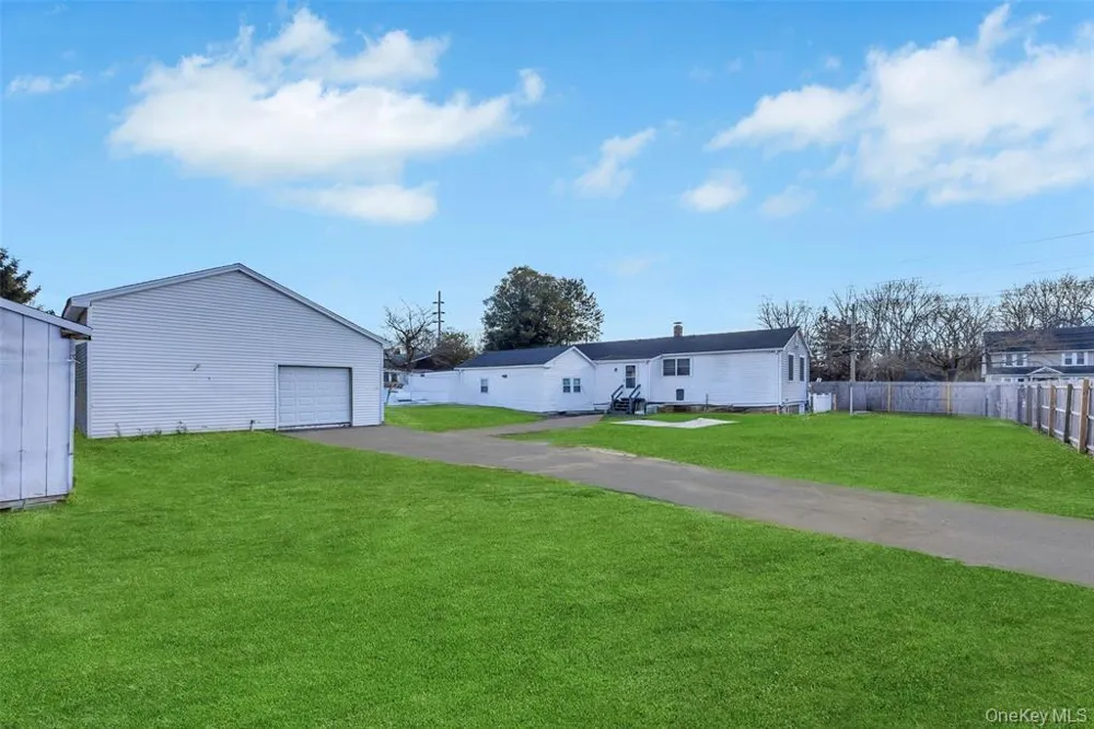 209 Jamaica Avenue Medford, NY 11763
