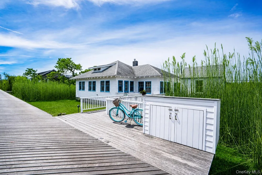 106 West Walk Saltaire, NY 11706