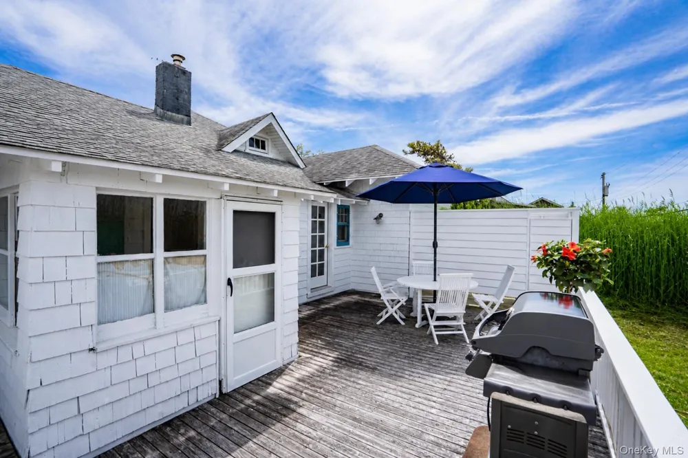 106 West Walk Saltaire, NY 11706