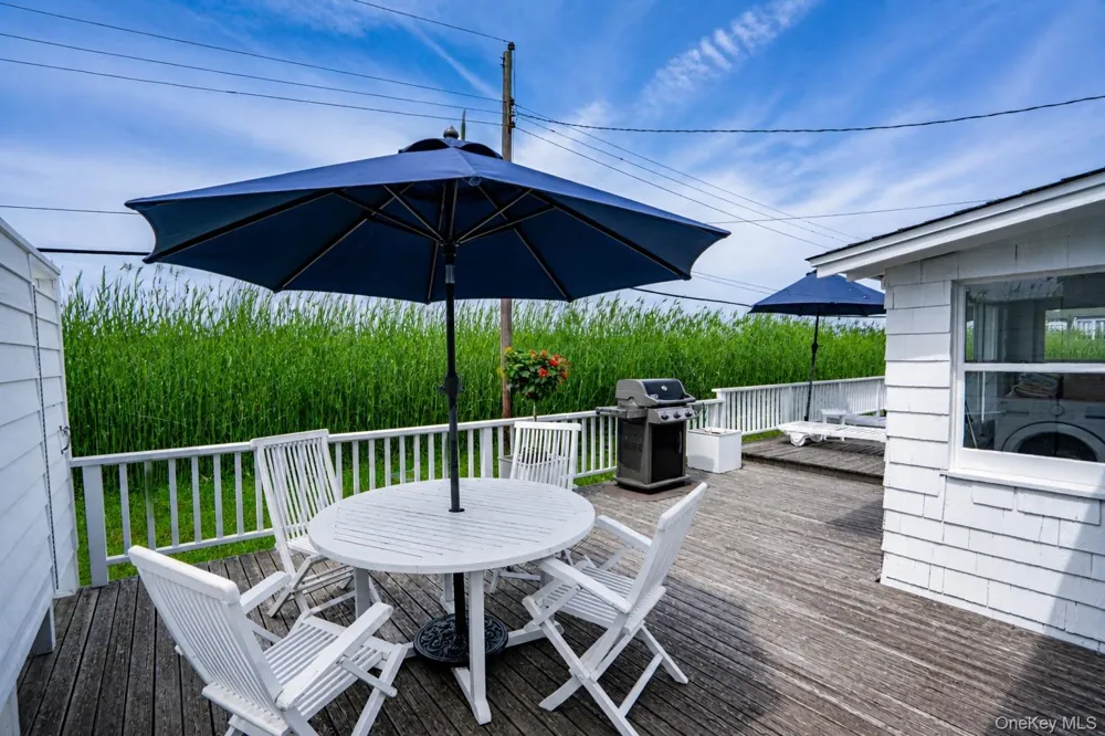 106 West Walk Saltaire, NY 11706