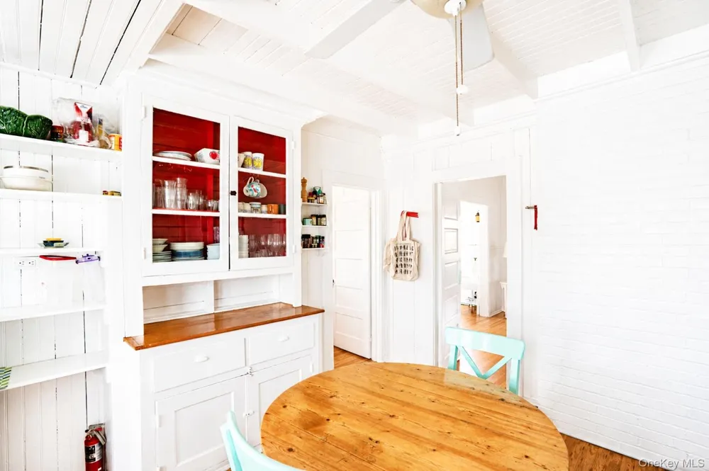 106 West Walk Saltaire, NY 11706