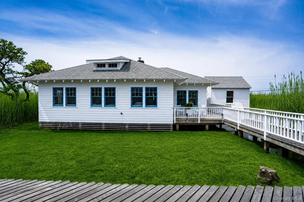 106 West Walk Saltaire, NY 11706