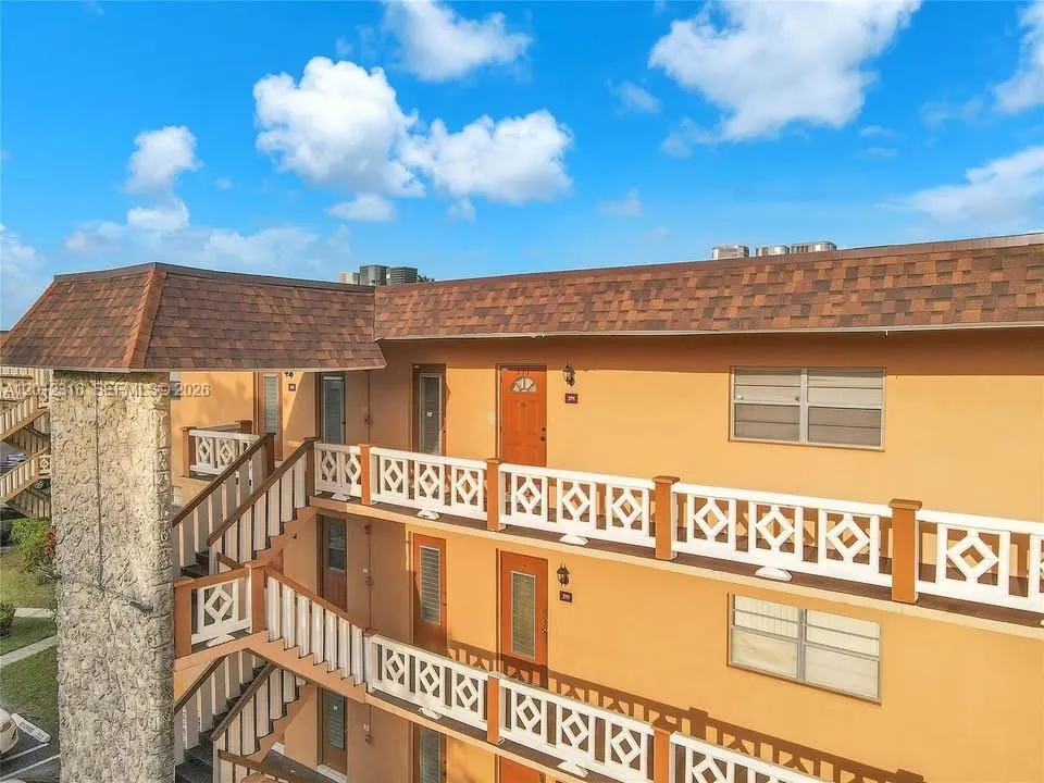 5031 W Oakland Park Blvd #204 Lauderdale Lakes, FL 33313