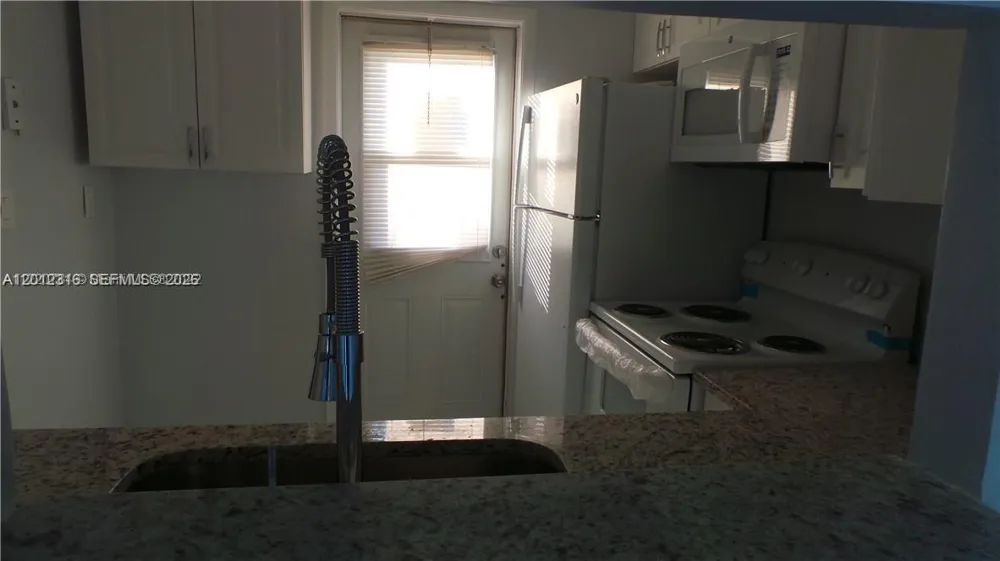 5031 W Oakland Park Blvd #204 Lauderdale Lakes, FL 33313