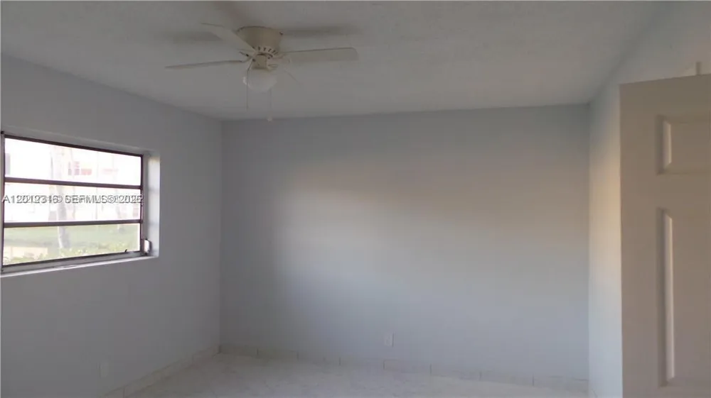 5031 W Oakland Park Blvd #204 Lauderdale Lakes, FL 33313