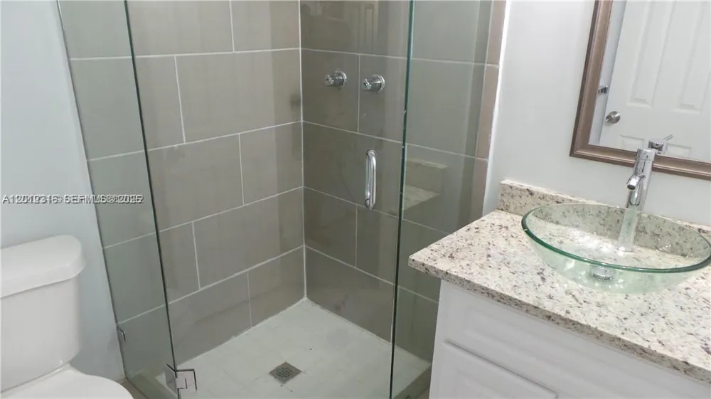 5031 W Oakland Park Blvd #204 Lauderdale Lakes, FL 33313