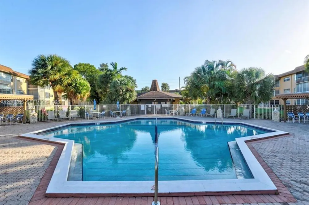 5031 W Oakland Park Blvd #204 Lauderdale Lakes, FL 33313