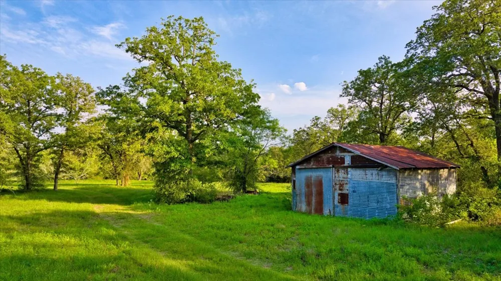 2095 County Road 442 Thrall, TX 76578
