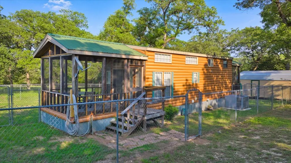 2095 County Road 442 Thrall, TX 76578