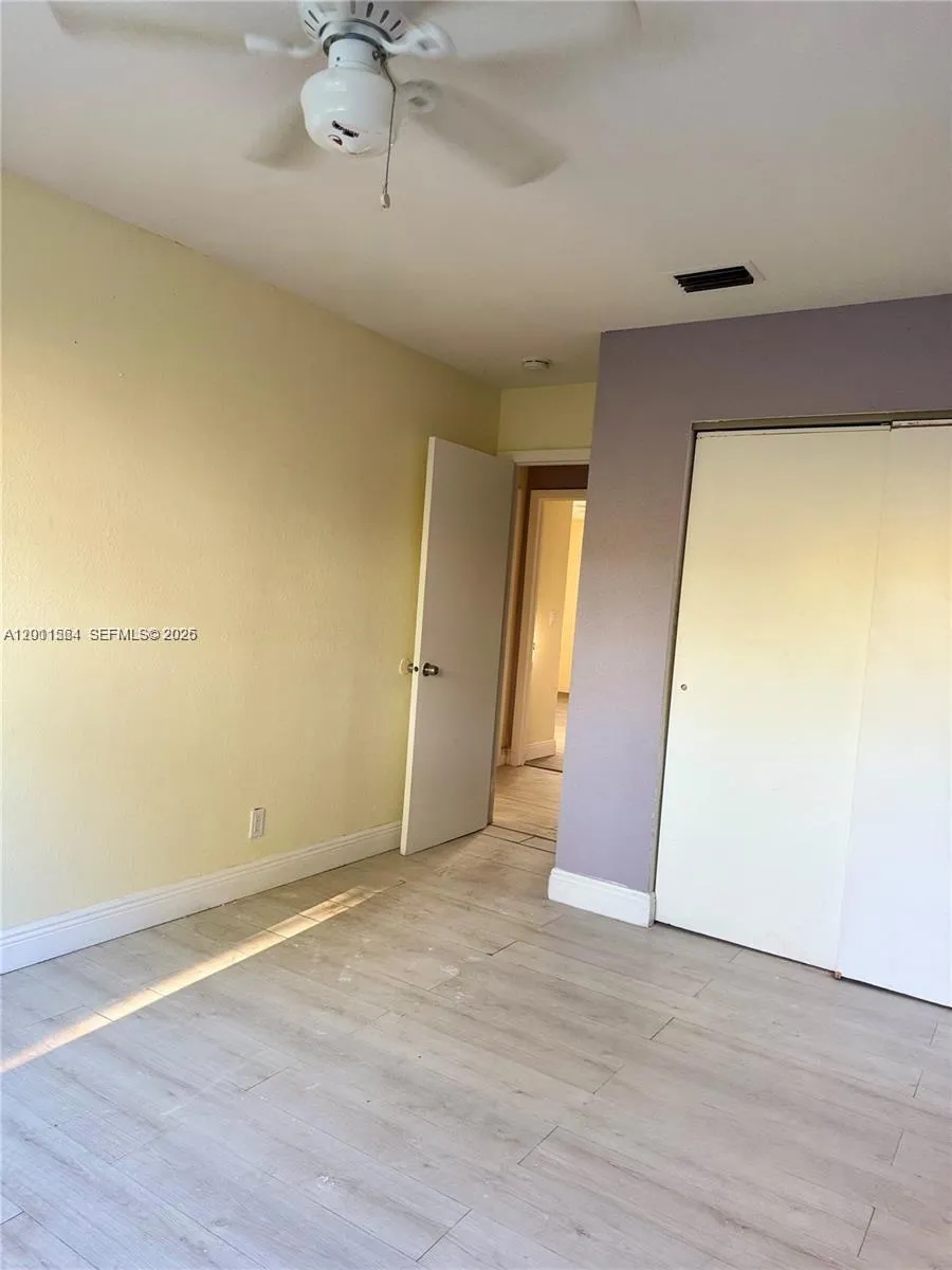 906 SW 74th Ave North Lauderdale, FL 33068