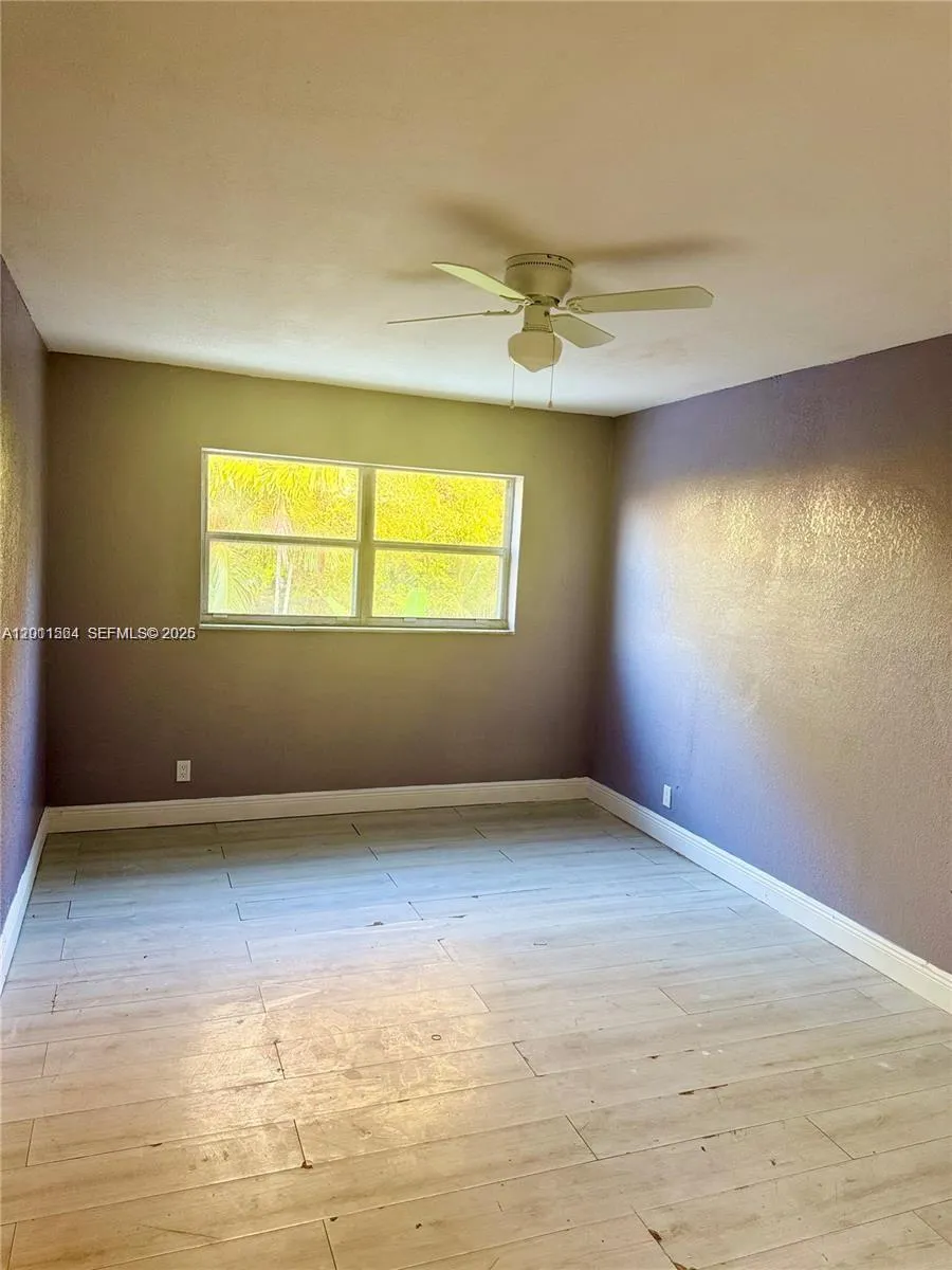 906 SW 74th Ave North Lauderdale, FL 33068